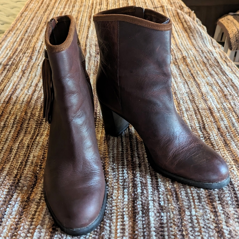 Ralph Lauren Tan Carah Boots 9
